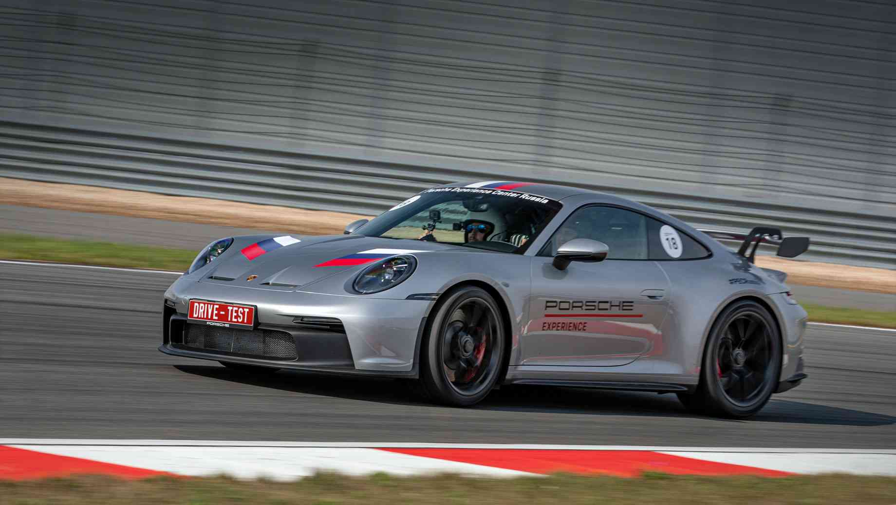 Breaking away on the Porsche GT3 992 Series from the Cayman GT4 c PDK