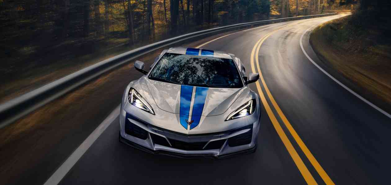 Chevrolet Corvette became an all-wheel drive hybrid at 70 years old