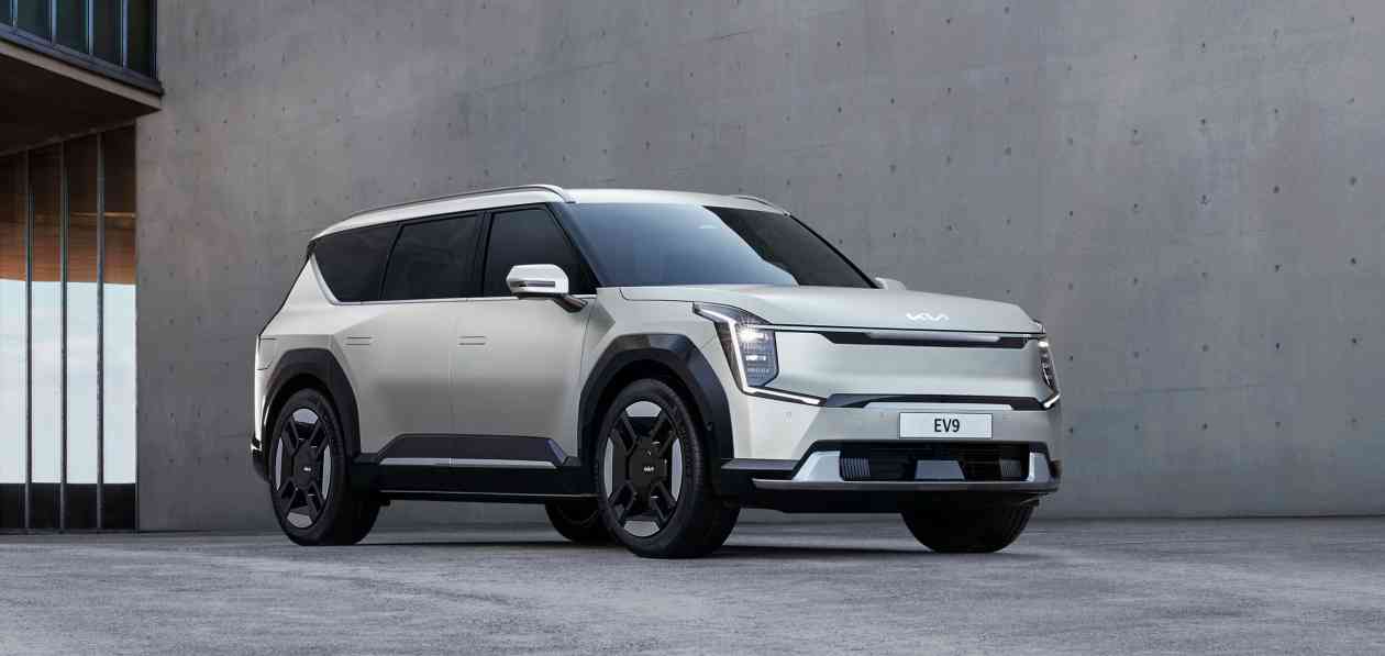 Flagship electric crossover Kia EV9 declassified appearance
