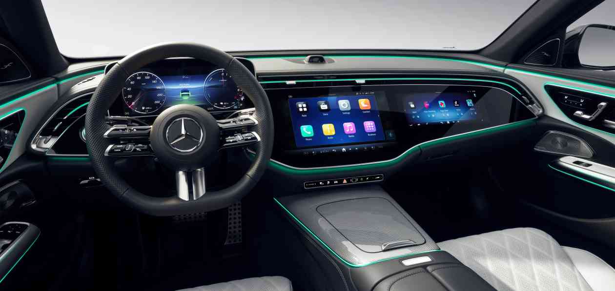 Superscreen instead of Hyperscreen: Mercedes-Benz showed the interior of the new E-Class