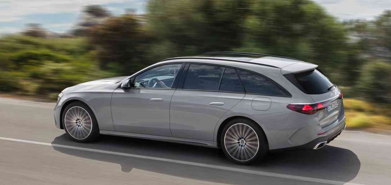 The new Mercedes-Benz E-Class station wagon again lost in trunk volume